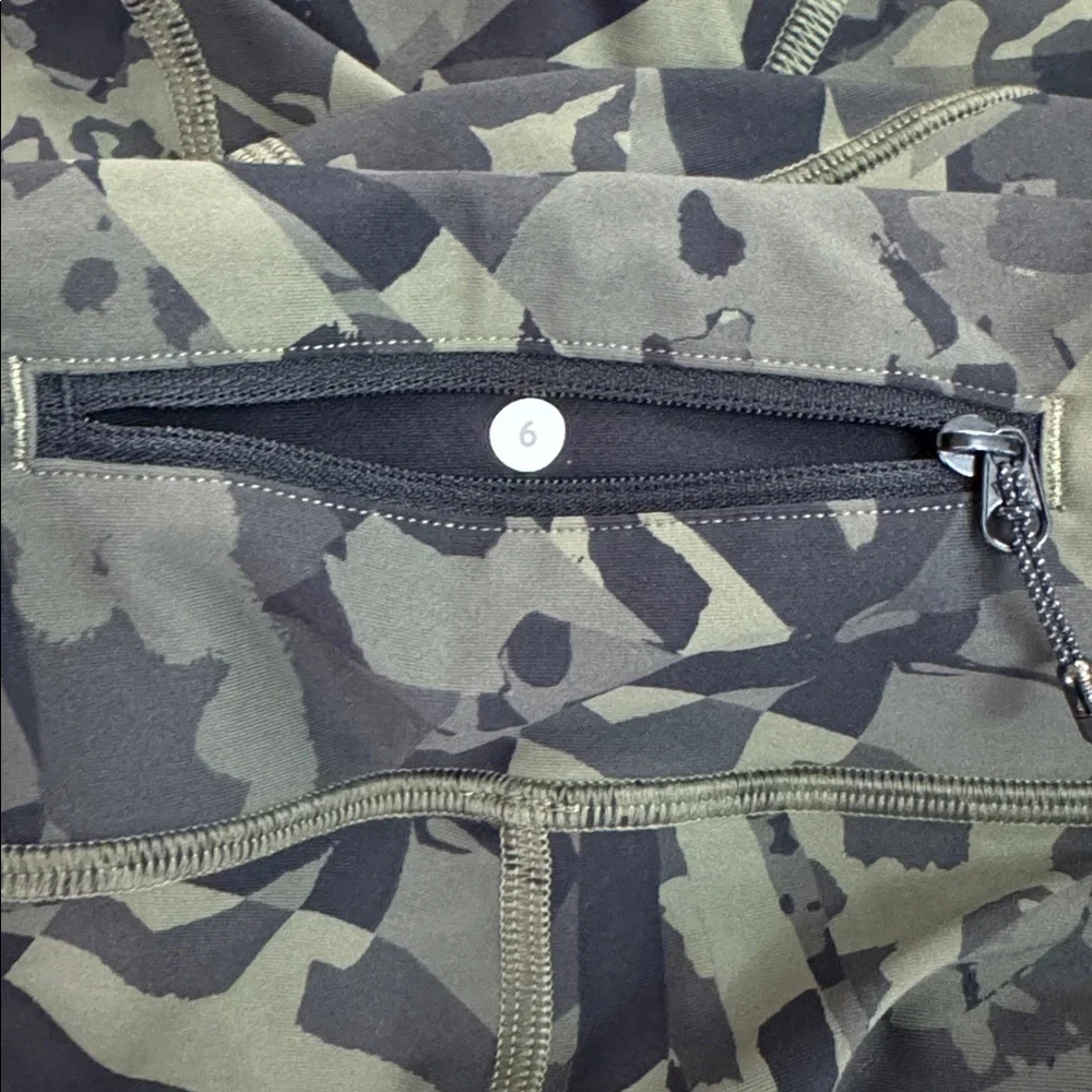 Lululemon Tight Stuff Scalloped Hem Army Fatigue Green Black Camo Leggings sz 6 - Picture 12 of 13